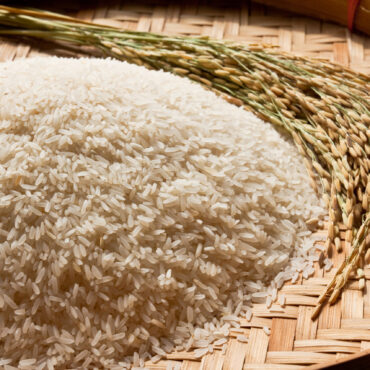 rice on threshing basket